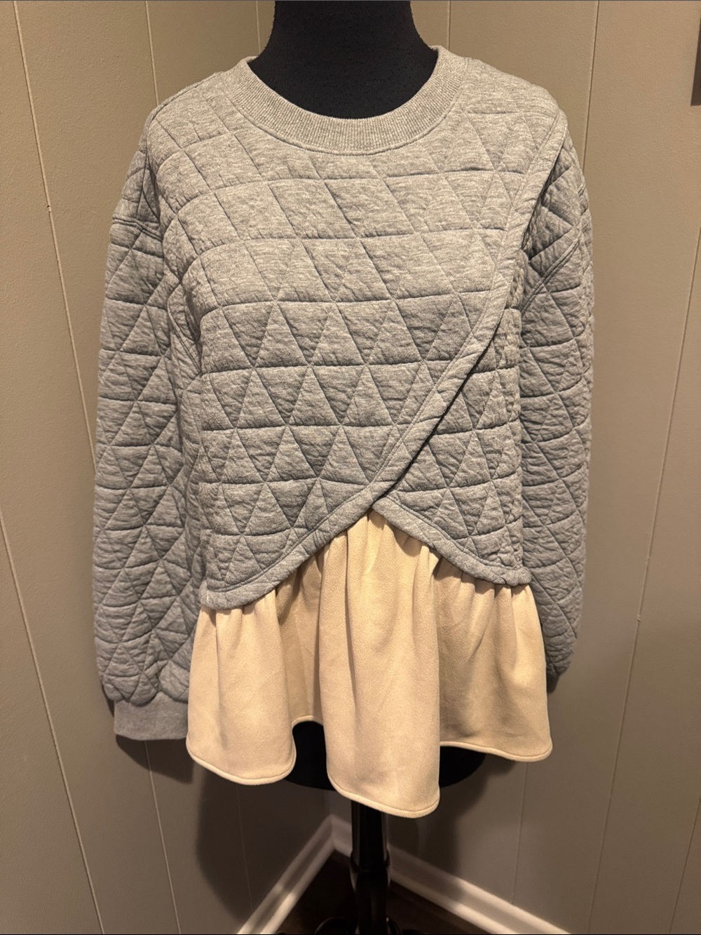 THML Quilted Light Gray Cropped Sweatshirt with Cream Peplum Hem